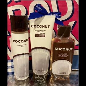 πΈNWT Bath & Body Works Coconut Body SetπΈ